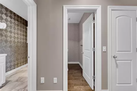 Entry Way - 3901 E Villa Way, Springfield, MO 65809 photo 5 of 6