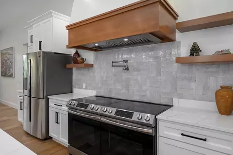 Kitchen - 3373 Westwind Dr, Ozark, MO 65721 photo 3 of 5