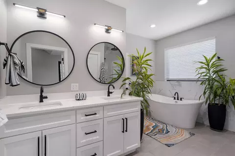 Bath - 3373 Westwind Dr, Ozark, MO 65721 photo 7 of 9