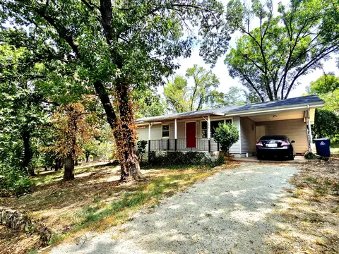 316 Morningside Ln, Hollister, MO 65672