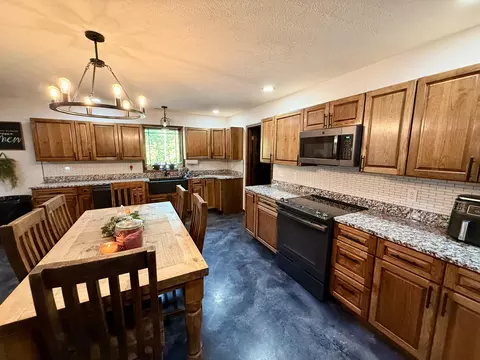 Kitchen - 21275 State Hwy P, Ava, MO 65608 photo 4 of 4