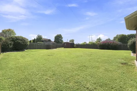 Exterior - 1934 E Ridgewood Dr, Springfield, MO 65804 photo 6 of 6