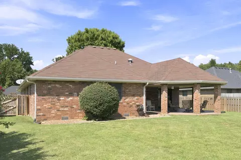 Exterior - 1934 E Ridgewood Dr, Springfield, MO 65804 photo 5 of 6