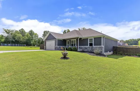 Exterior - 832 Shaffer St, Marshfield, MO 65706 photo 3 of 8