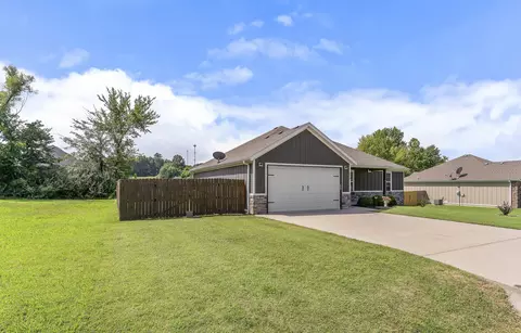 Exterior - 832 Shaffer St, Marshfield, MO 65706 photo 7 of 8