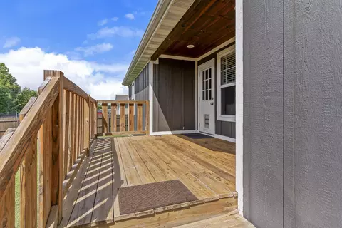 Exterior - 832 Shaffer St, Marshfield, MO 65706 photo 5 of 8