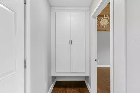 Entry Way - 832 Shaffer St, Marshfield, MO 65706 photo 2 of 2