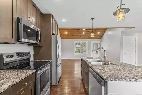 Kitchen - 832 Shaffer St, Marshfield, MO 65706 photo 3 of 5