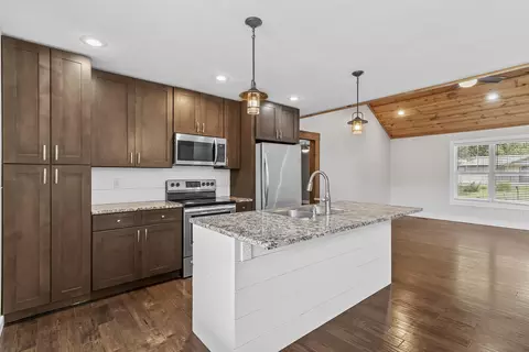 Kitchen - 832 Shaffer St, Marshfield, MO 65706 photo 5 of 5