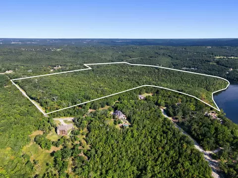 000 Peaceful Dr, Branson, MO 65616 photo 3