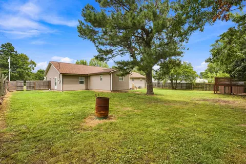 Exterior - 109 Circle Dr, Monett, MO 65708 photo 7 of 10