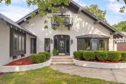 304 S Elliott Ave, Aurora, MO 65605