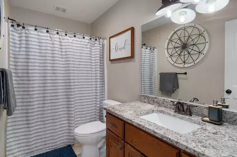 Bath - 1257 Elkhead Rd, Sparta, MO 65753 photo 3 of 3