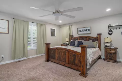 Bedroom - 1257 Elkhead Rd, Sparta, MO 65753 photo 1 of 4