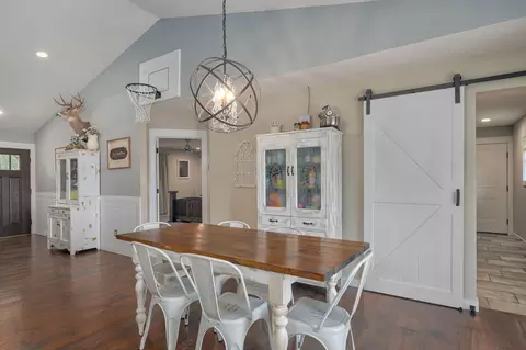 Dining - 1257 Elkhead Rd, Sparta, MO 65753 photo 2 of 2
