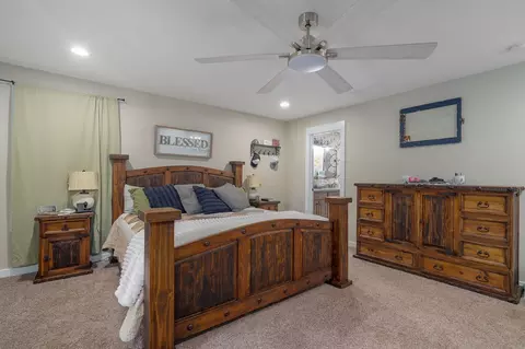 Bedroom - 1257 Elkhead Rd, Sparta, MO 65753 photo 2 of 4