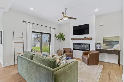 Living - 1102 S Strait Ave, Ozark, MO 65721 photo 4 of 5