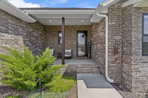 Exterior - 1102 S Strait Ave, Ozark, MO 65721 photo 5 of 8