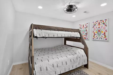 Bedroom - 1953 Eaglecrest Rd, Cape Fair, MO 65624 photo 3 of 5
