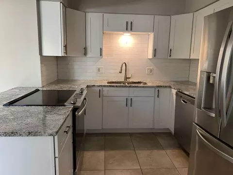 Kitchen - 1256 S Meadowview Ave, Springfield, MO 65804 photo 2 of 3