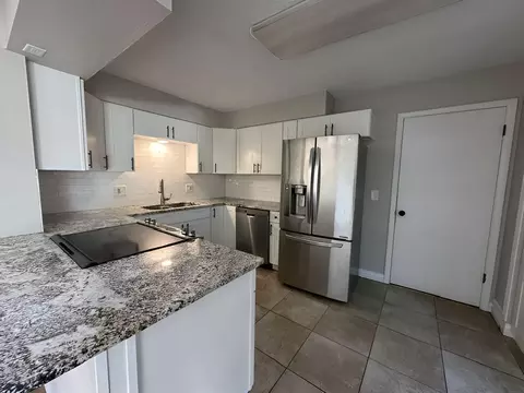 Kitchen - 1256 S Meadowview Ave, Springfield, MO 65804 photo 1 of 3