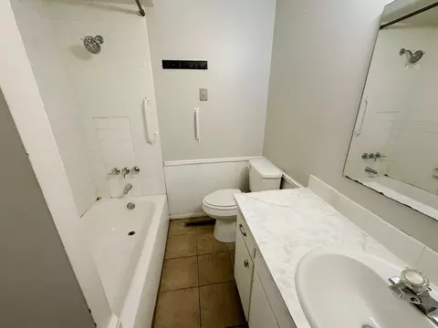 Bath - 1256 S Meadowview Ave, Springfield, MO 65804 photo 1 of 4