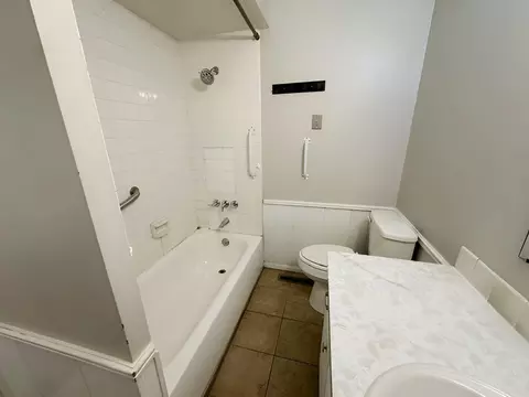 Bath - 1256 S Meadowview Ave, Springfield, MO 65804 photo 2 of 4