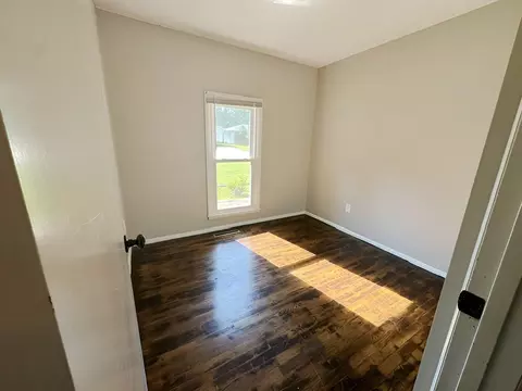 Bedroom - 1256 S Meadowview Ave, Springfield, MO 65804 photo 1 of 6