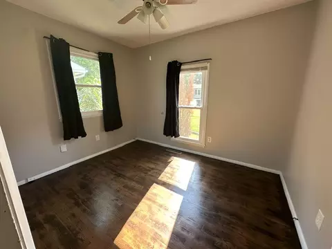 Bedroom - 1256 S Meadowview Ave, Springfield, MO 65804 photo 4 of 6
