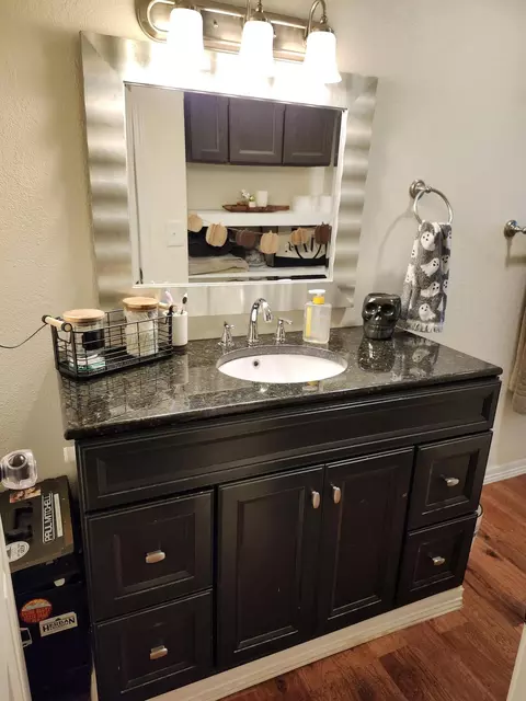 Bath - 1507 N N Riverside Rd, Ozark, MO 65721 photo 1 of 3
