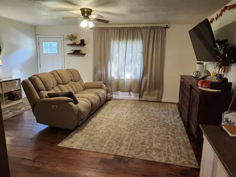 Living - 1507 N N Riverside Rd, Ozark, MO 65721 photo 3 of 4