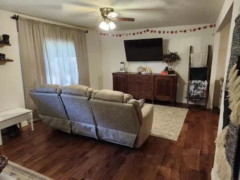 Living - 1507 N N Riverside Rd, Ozark, MO 65721 photo 4 of 4