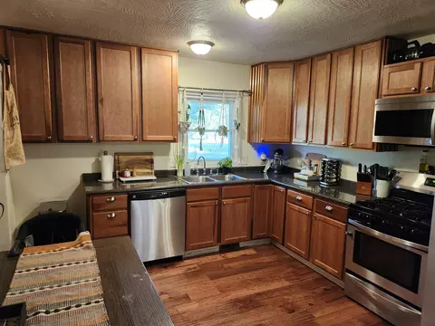 Kitchen - 1507 N N Riverside Rd, Ozark, MO 65721 photo 2 of 8