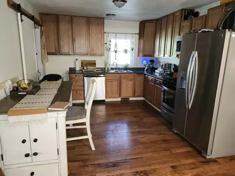 Kitchen - 1507 N N Riverside Rd, Ozark, MO 65721 photo 7 of 8