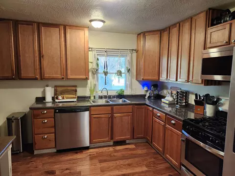 Kitchen - 1507 N N Riverside Rd, Ozark, MO 65721 photo 6 of 8