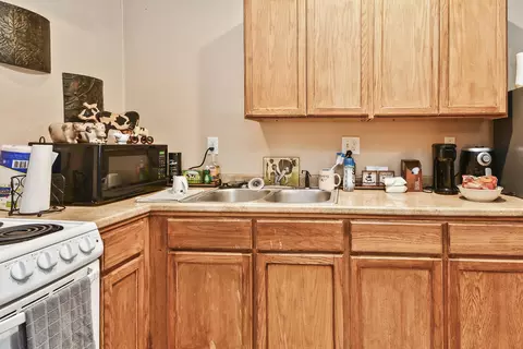 Kitchen - 1035 E Linwood Ter, Springfield, MO 65807 photo 7 of 11