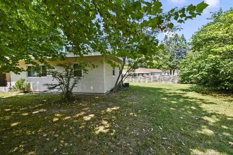 Exterior - 1035 E Linwood Ter, Springfield, MO 65807 photo 6 of 9
