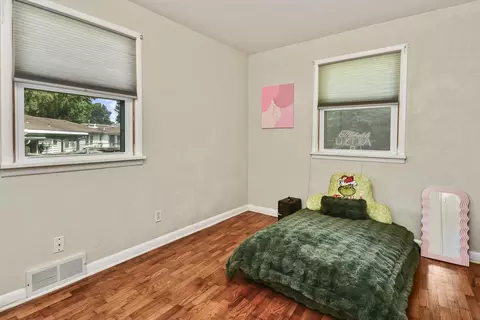 Bedroom - 1035 E Linwood Ter, Springfield, MO 65807 photo 1 of 10