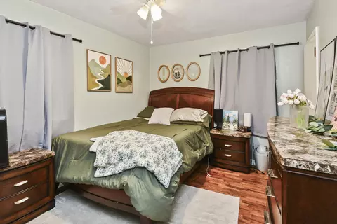 Bedroom - 1035 E Linwood Ter, Springfield, MO 65807 photo 3 of 10