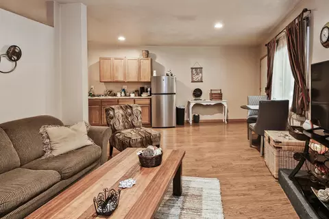 Living - 1035 E Linwood Ter, Springfield, MO 65807 photo 4 of 10
