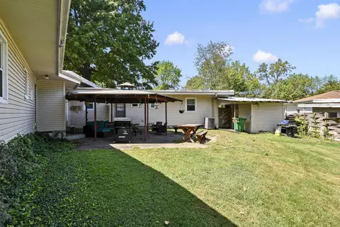 Exterior - 1035 E Linwood Ter, Springfield, MO 65807 photo 7 of 9