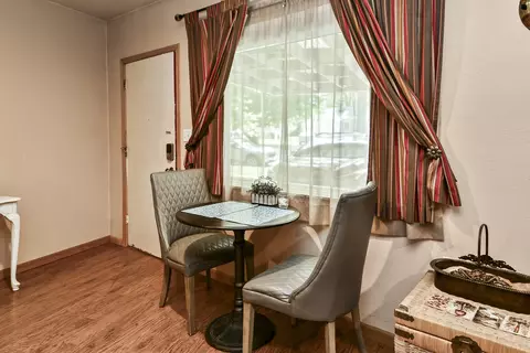 Dining - 1035 E Linwood Ter, Springfield, MO 65807 photo 3 of 5