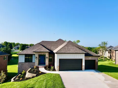 Exterior - 1620 W Silver Oak Dr, Springfield, MO 65810 photo 7 of 7