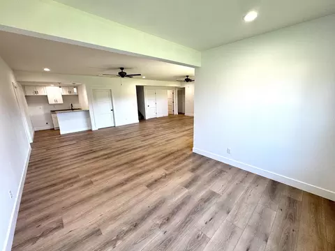 Living - 1620 W Silver Oak Dr, Springfield, MO 65810 photo 10 of 12