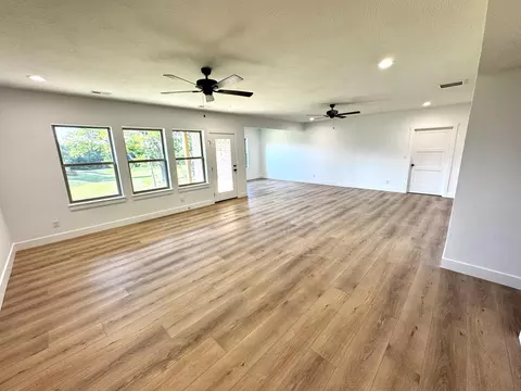 Living - 1620 W Silver Oak Dr, Springfield, MO 65810 photo 12 of 12