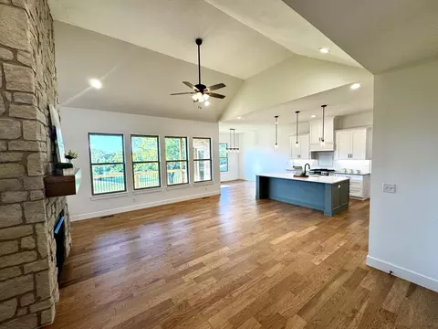 Living - 1620 W Silver Oak Dr, Springfield, MO 65810 photo 9 of 12