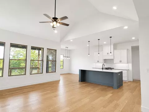 Living - 1620 W Silver Oak Dr, Springfield, MO 65810 photo 4 of 12