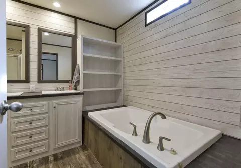 Bath - 26575 Bobcat Ln, Shell Knob, MO 65747 photo 1 of 5