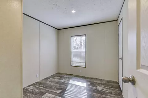 Bedroom - 26575 Bobcat Ln, Shell Knob, MO 65747 photo 3 of 5