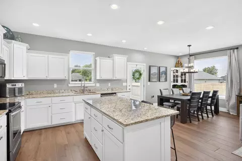 Kitchen - 1910 E Whetstone Dr, Ozark, MO 65721 photo 2 of 3
